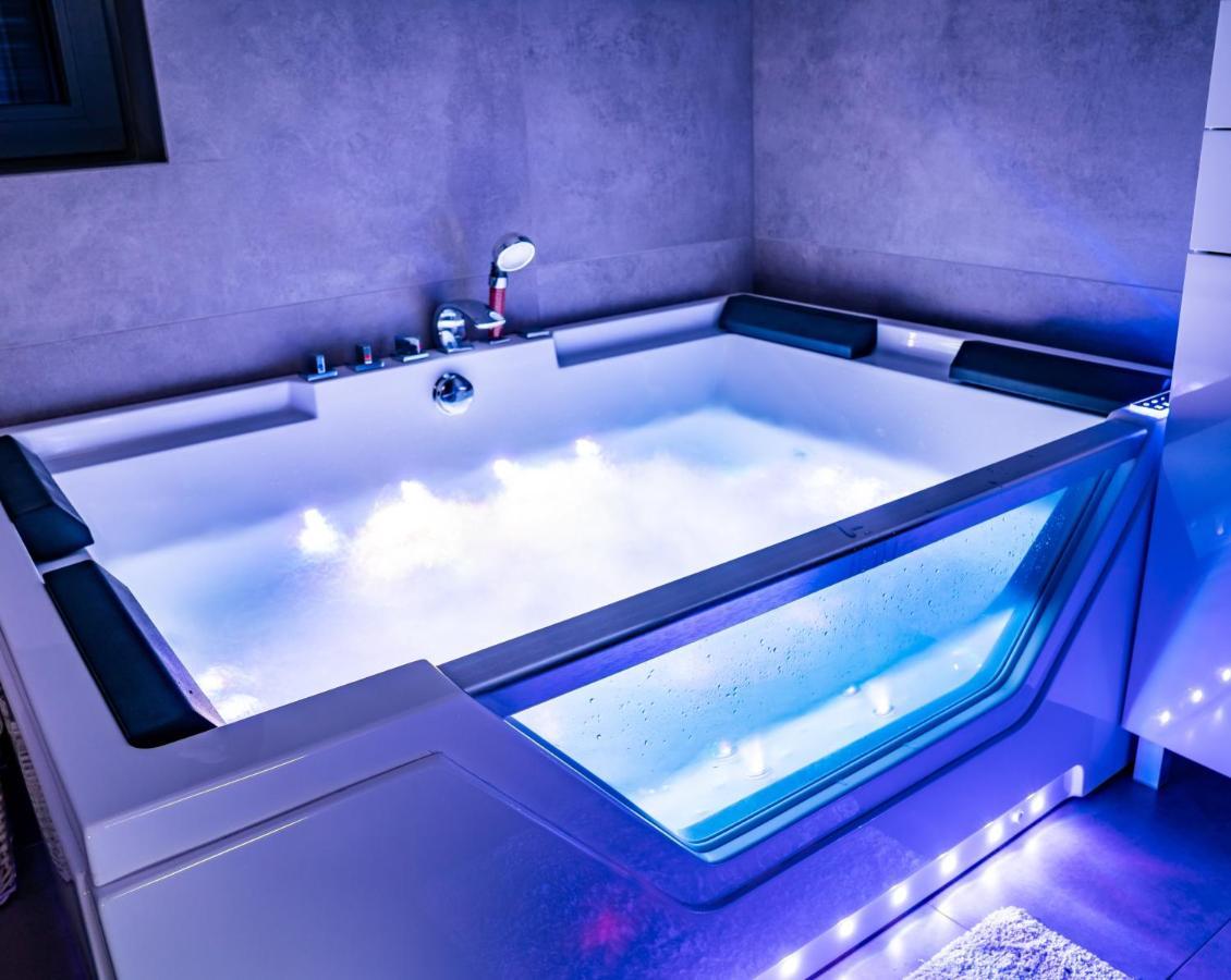 Domek Hot Tub Jacuzzi Chillout Колобжег Экстерьер фото